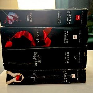 ♥️ The full twilight book series ♥️